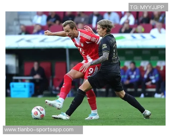 迪亚斯加盟拜仁首10场德甲贡献10球表现仅次于凯恩和克洛泽