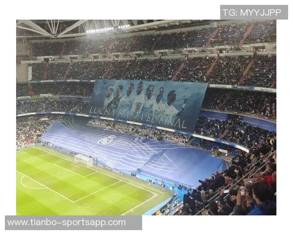 皇马伯纳乌看台巨型TIFO展现伟大精神迎战巴萨 皇马伯纳乌看台巨型TIFO展现伟大精神迎战巴萨